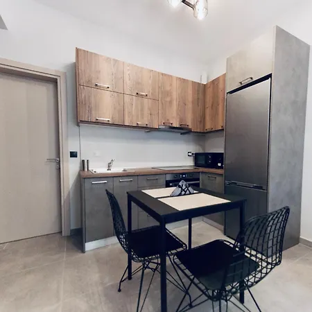 Antigonidon Square Салоники