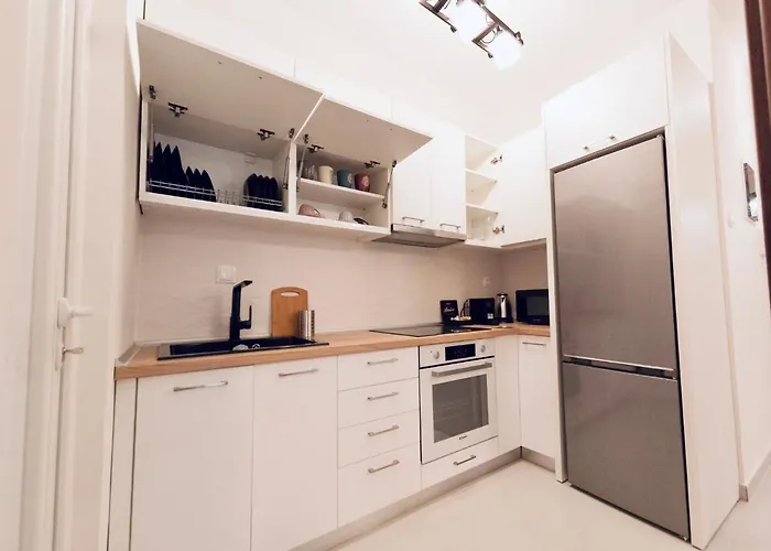 Antigonidon Square Apartment