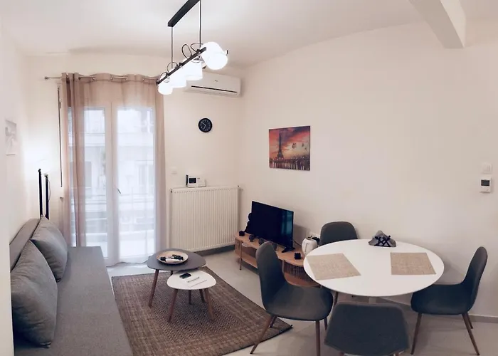 Antigonidon Square Apartment