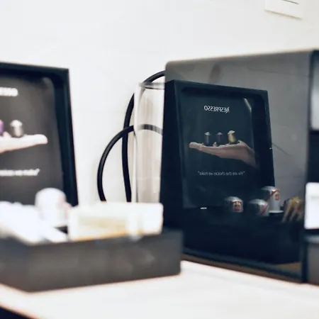 Antigonidon Square 아파트 *