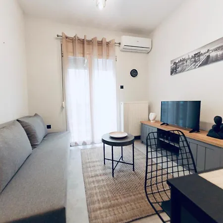 Antigonidon Square Apartament