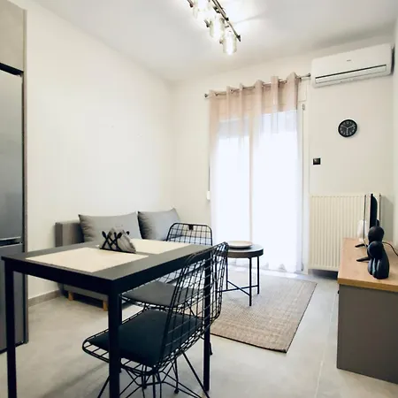 Antigonidon Square Apartment