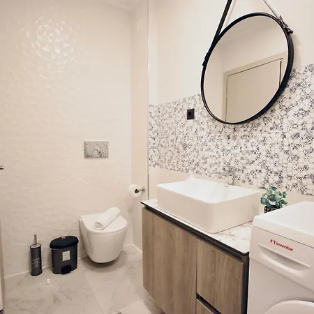Antigonidon Square Apartment
