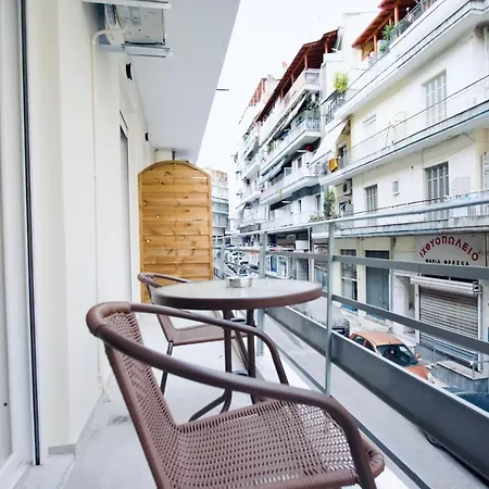 Antigonidon Square Apartamento *