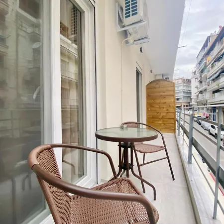 Apartamento Antigonidon Square *